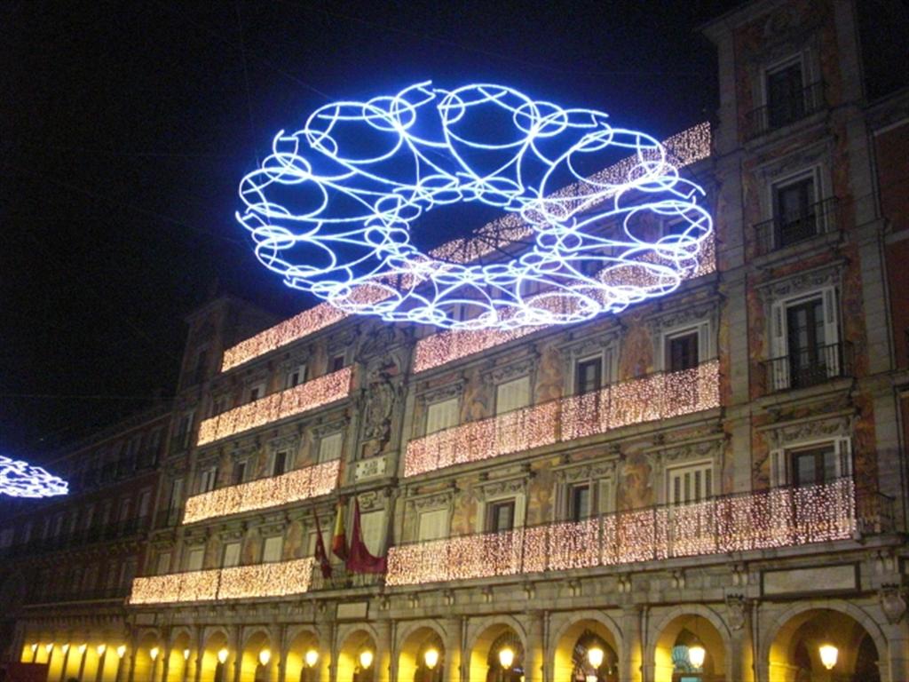 Natale A Madrid.Natale A Madrid Mercatini Luminare E Addobbi Caratteristici Viaggi E Vacanze A Madrid La Guida Di Madrid